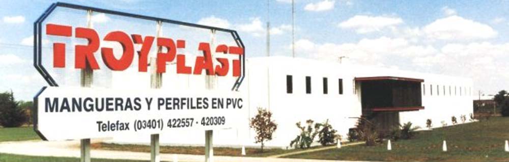 Interior de la planta industrial Troyplast
